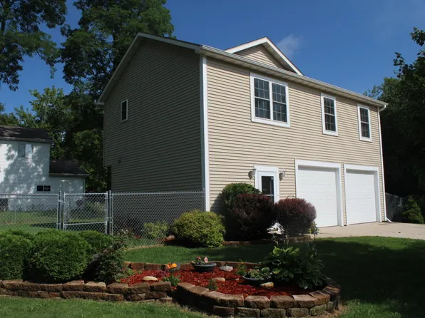 N6753 Club House Dr, Elkhorn, WI 53121