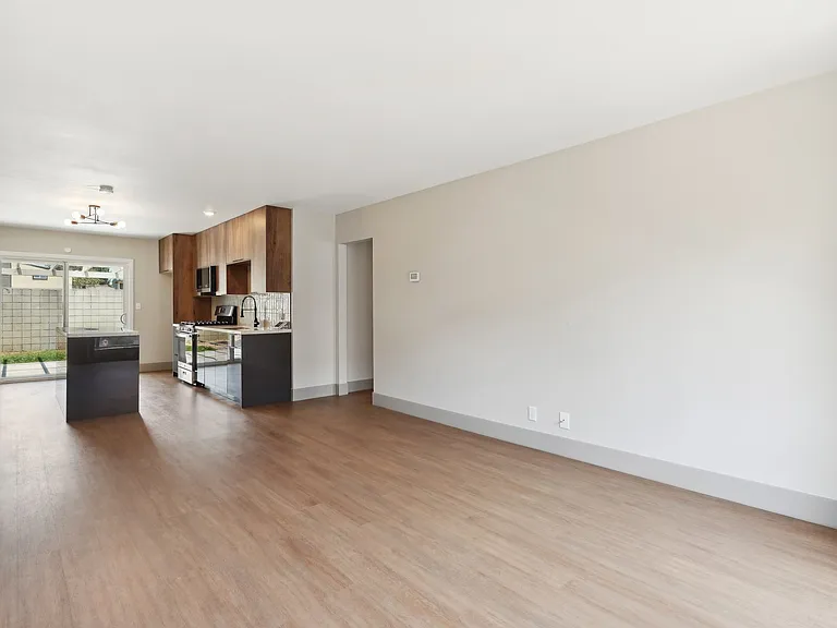 1539 W Stanford St #B — Photo 5