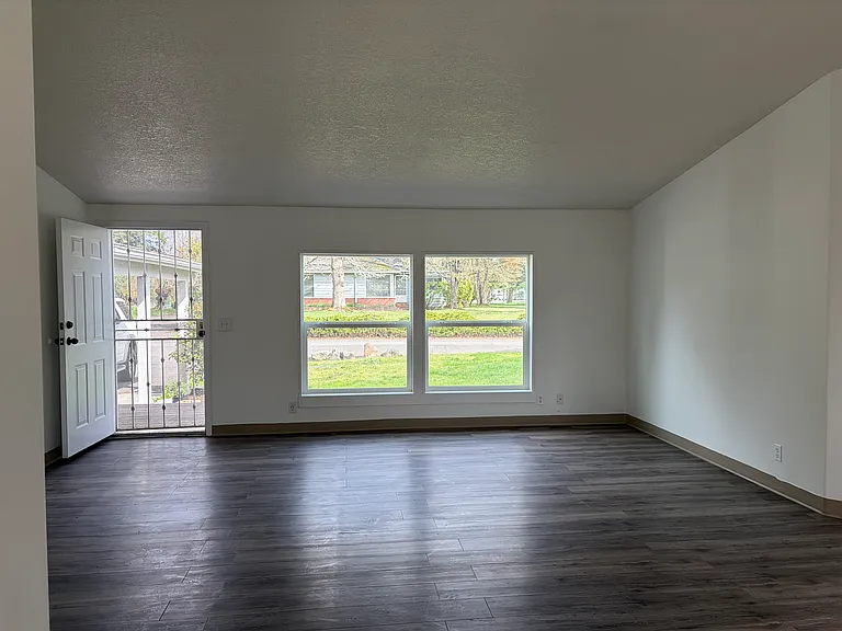 370 NE South Shore Rd — Photo 22
