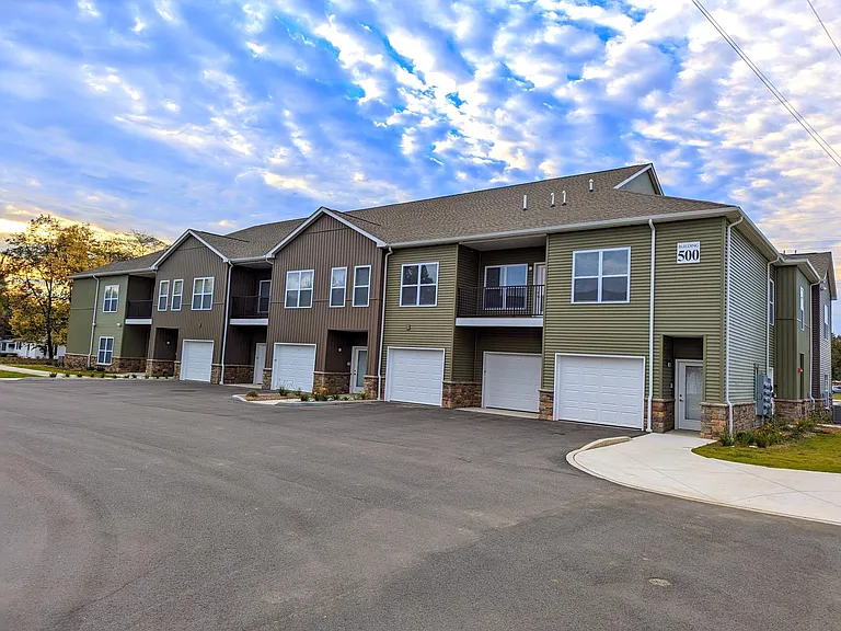 Copperleaf Cove Apartments — Photo 1