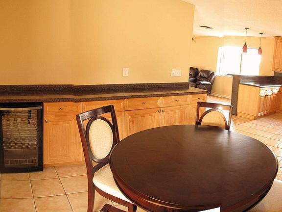 Kitchen dining area