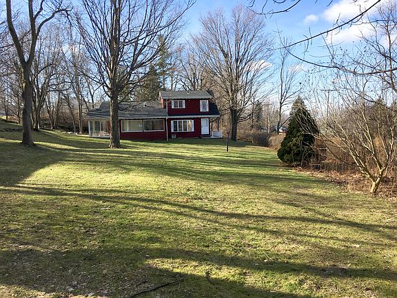 5th image of 155 Skyline Dr