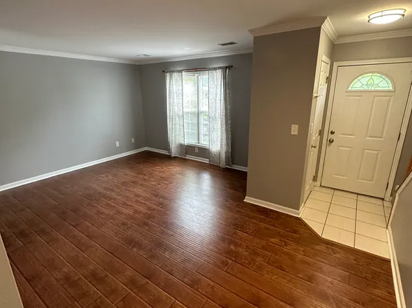 9735 Main St #6, Clarence, NY 14031