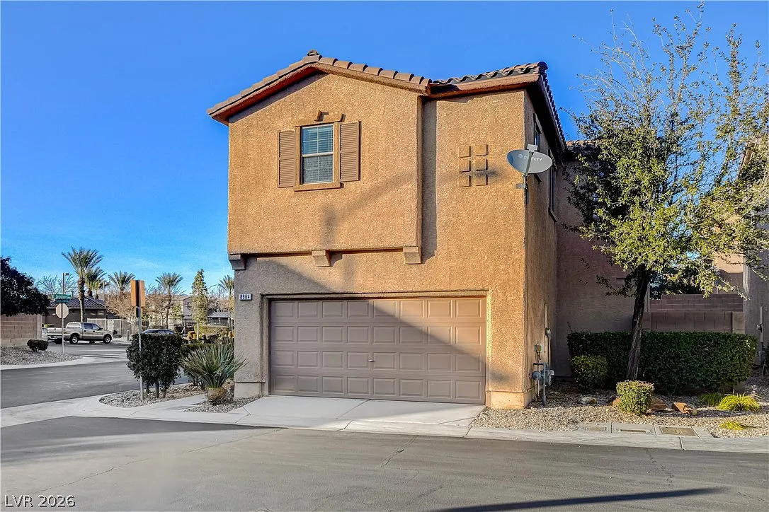 3 bed, 2.5 bath, 1778 sqft, $2,050 — Photo 1