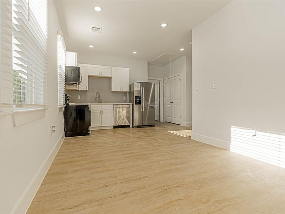 3rd image of 6006 Jerrycrest Dr #B
