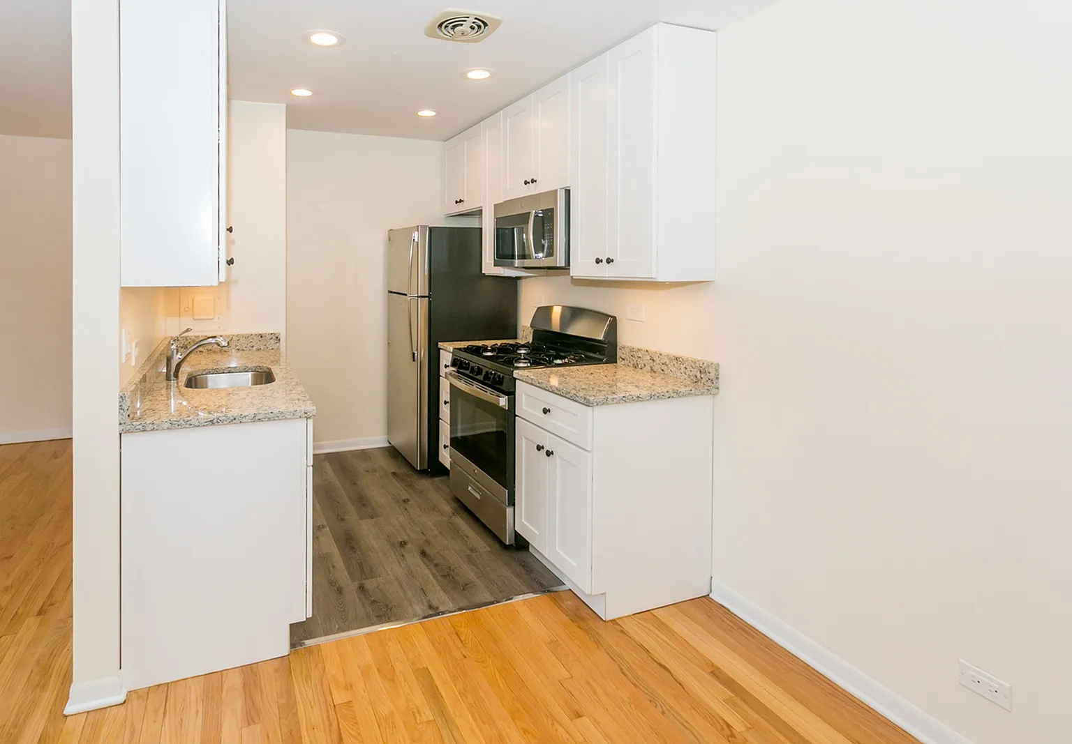 424 W. Oakdale Ave. — Photo 2