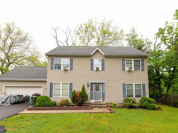 3896 Newportville Rd, Levittown, PA 19056