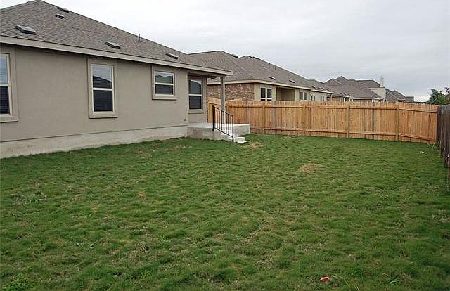 2nd image of 925 Hillrose Dr