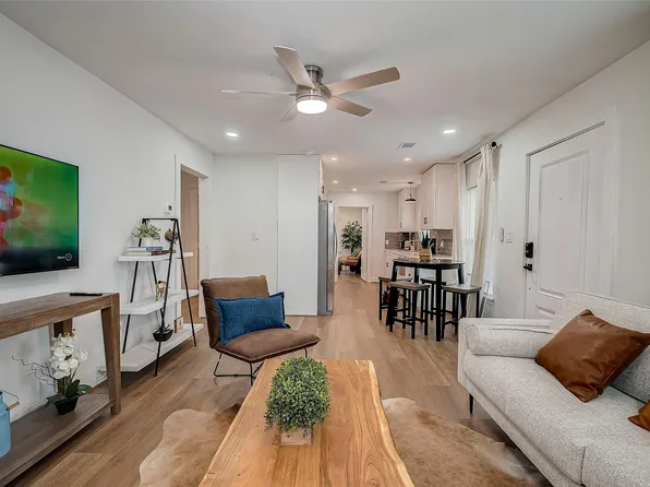 4926 Pershing St, Houston, TX 77033