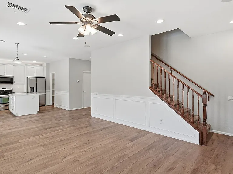 10815 W Avenida Del Rey — Photo 11