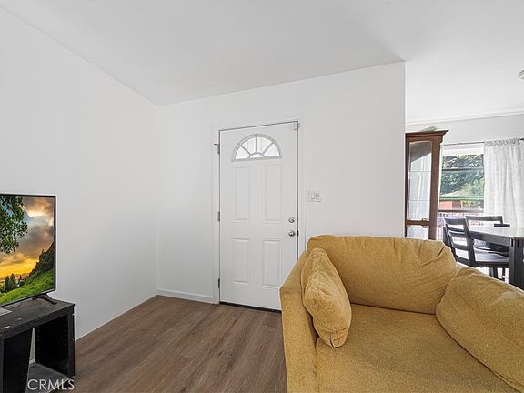 3rd image of 901 W 134th Pl