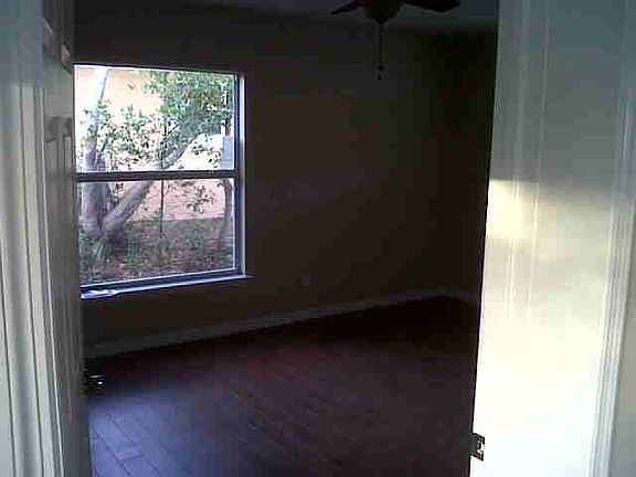 5th image of 1640 Golfview Dr