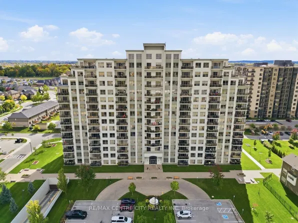 1030 Coronation Dr #903, London, ON N6G 0G5