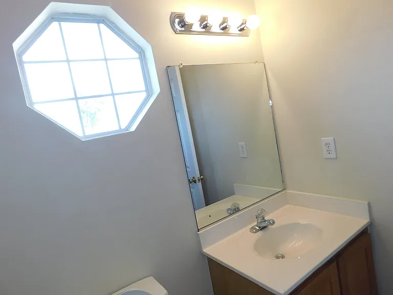 7559 Hughart St — Photo 26