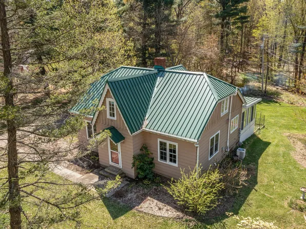 43931 60th Ave, Paw Paw, MI 49079