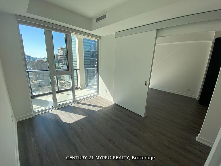 20 Edward St #1714 — Photo 6