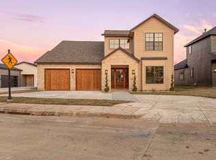 208 Pecan St N, Roanoke, TX 76262