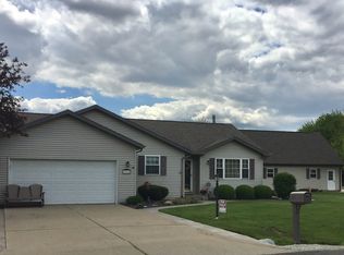 9716 W Lake Camelot Dr, Mapleton, IL 61547