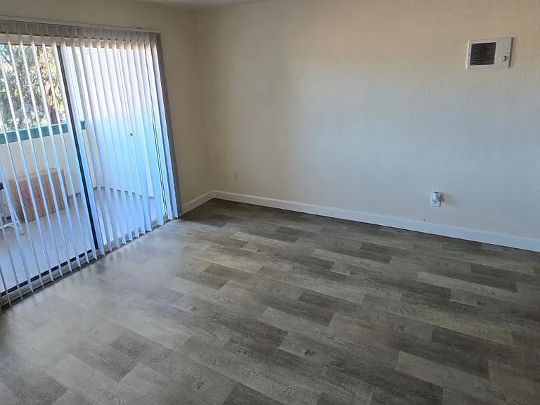 Highland View Apartments — Photo 25