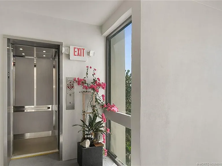 1289 NE Ocean Blvd #11 — Photo 30