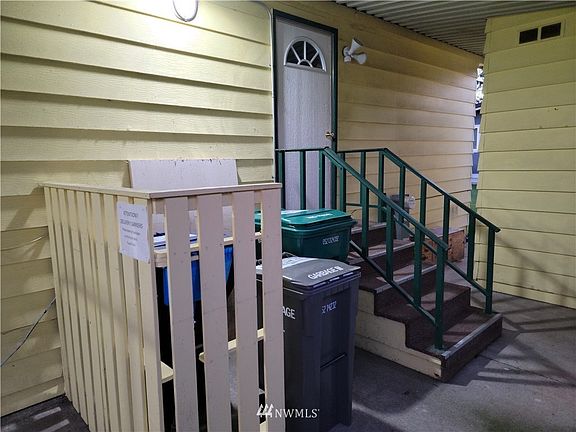 2nd image of 3611 I St NE Unit 25