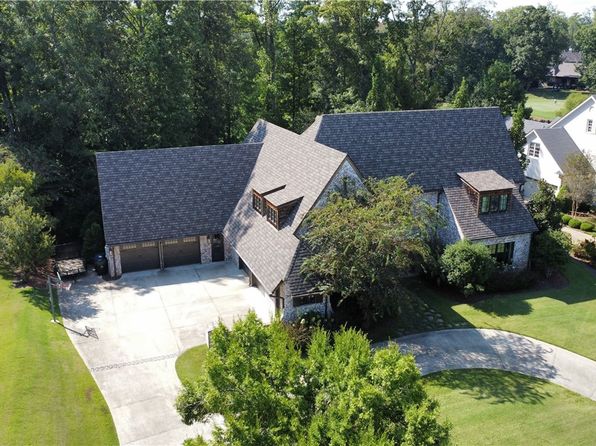 1711 Fairway Dr, Auburn, AL 36830