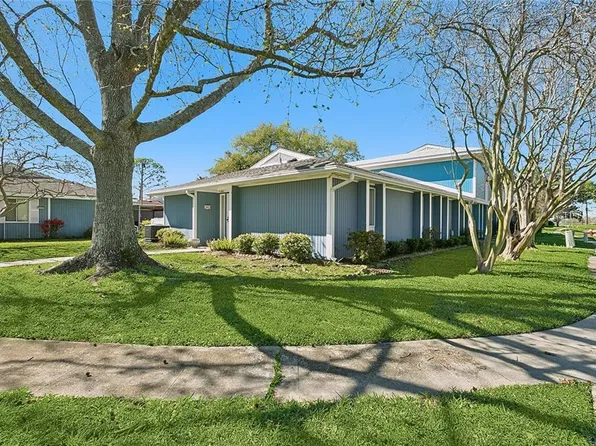 201 E Club Dr, Saint Rose, LA 70087