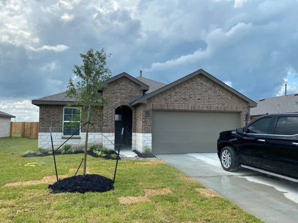 14511 Sweetwater Dr, Baytown, TX 77523