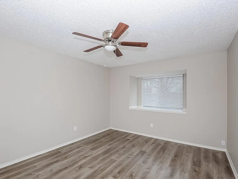 8500 Charleston Ave — Photo 9