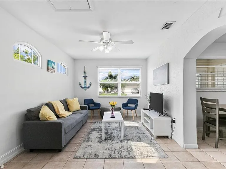717 95th Ave N #1 — Photo 4
