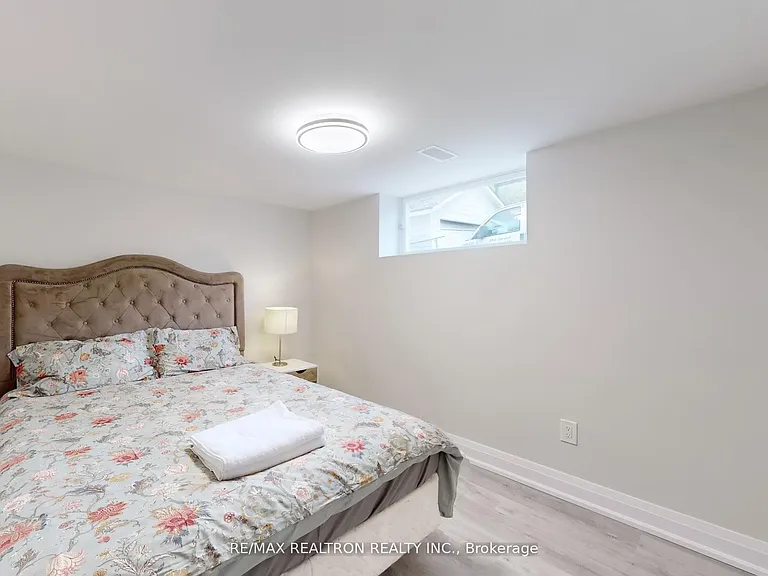 418 Marybay Cres #LOWER — Photo 18