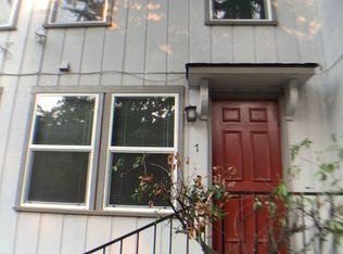 329 N Main St, Ashland, OR 97520