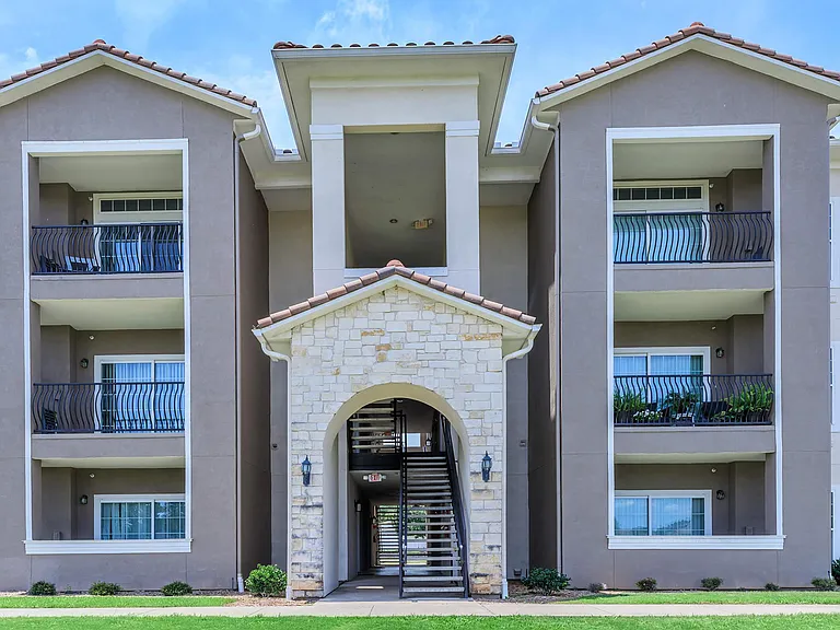 Arista Apartments — Photo 38