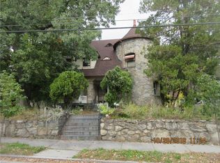 145 Lexington Ave, Providence, RI 02907