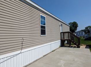 3510 N 9th St #203, Carter Lake, IA 51510