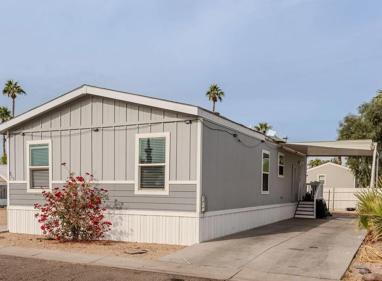 3 bed, 2.0 bath, 1152 sqft, $2,300 — Photo 3