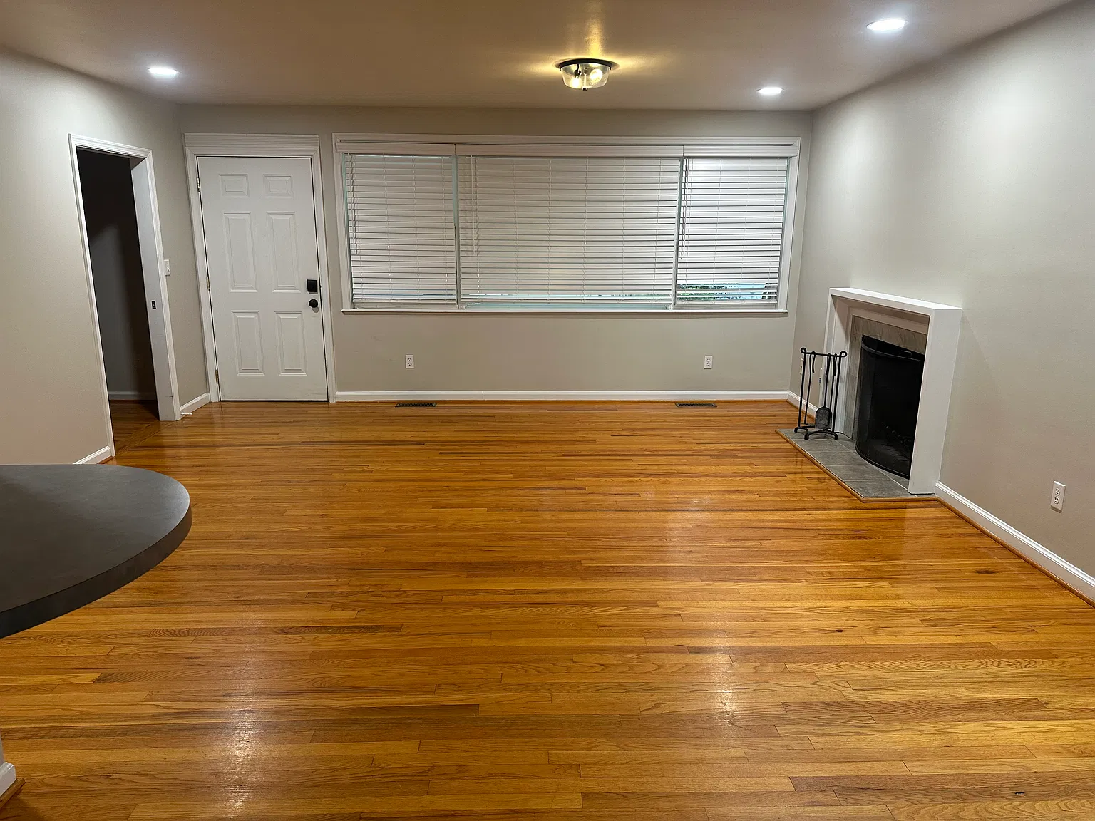 2 bed, 1.5 bath, 1000 sqft, $2,100 — Photo 2