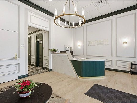 4th image of 112 Washington Pl APT 12E