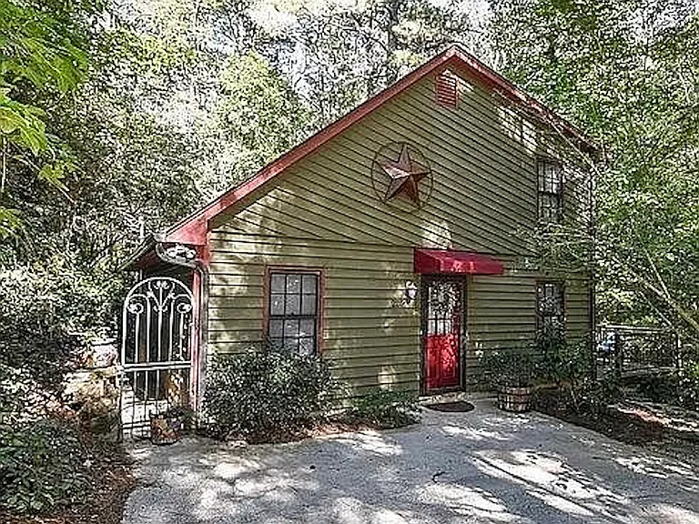225 Merlin Ct — Photo 17