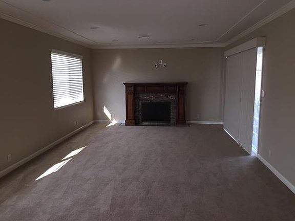 3rd image of 12384 Titus Ave