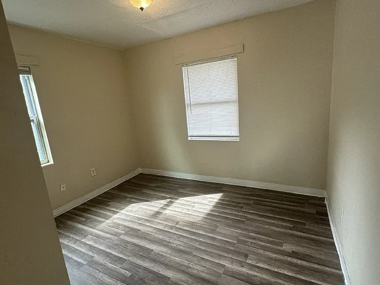 602 Titus St — Photo 8