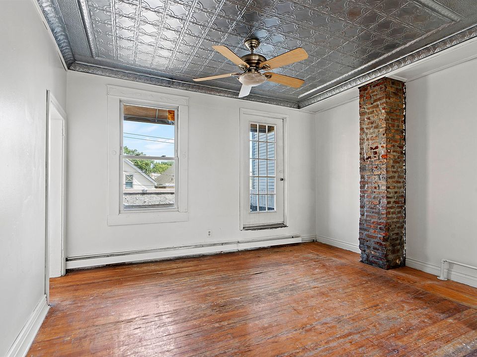 1st image of 417 19th St