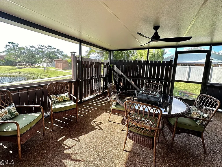 15427 Crystal Lake Dr — Photo 3