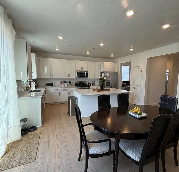 41 E Ferndell St — Photo 13