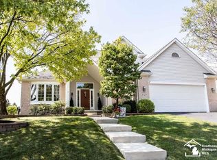 2512 Sandpiper Rd, Lambertville, MI 48144