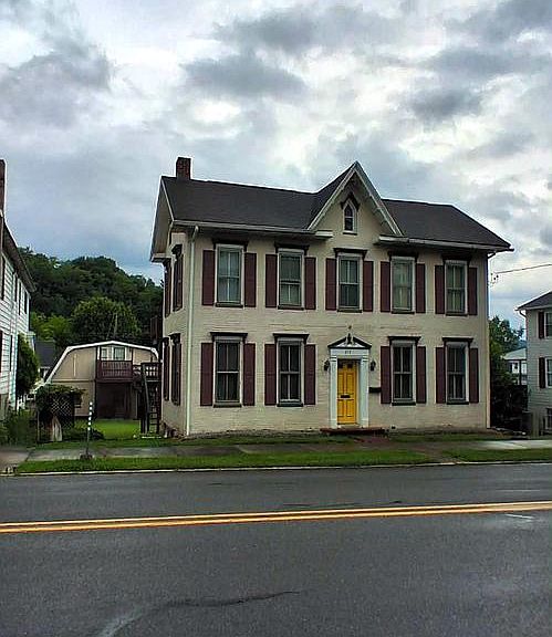Listing photo 2