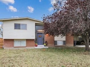 1398 W 2600 N, Clinton, UT 84015