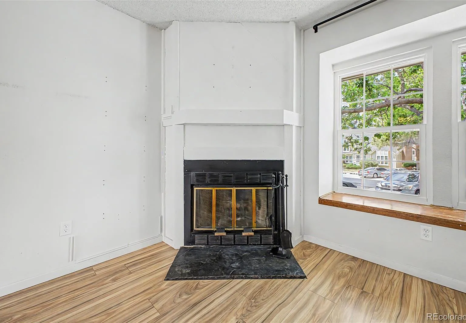 2 bed, 1.5 bath, 992 sqft, $2,000 — Photo 3