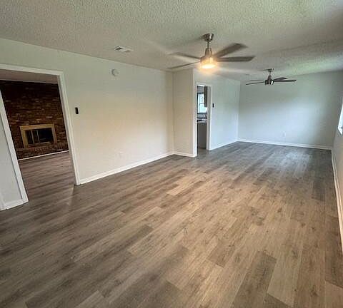 2nd image of 3609 Coventry Dr