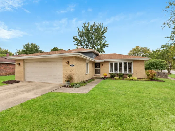 8522 Beller Ct, Darien, IL 60561